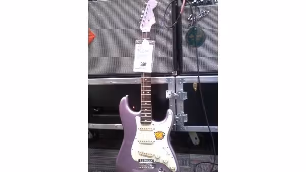 squier classic vibe 60s stratocaster burgundy mist