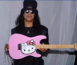 hello kitty guitar