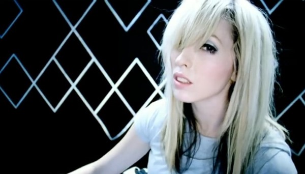 The Ting Tings - Shut Up and Let Me Go