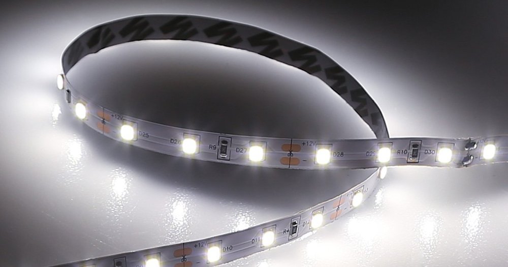 LE 16.4ft LED Flexible Light Strip, 300 Units SMD 2835 LEDs, 12V DC Non-waterproof, Light Strips, LED ribbon, DIY Christmas Holiday Home Kitchen Car Bar Indoor Party Decoration (Daylight White)